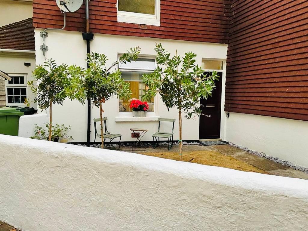 Funky Cozy Cottage With Outside Space AEGON International Exteriér fotografie